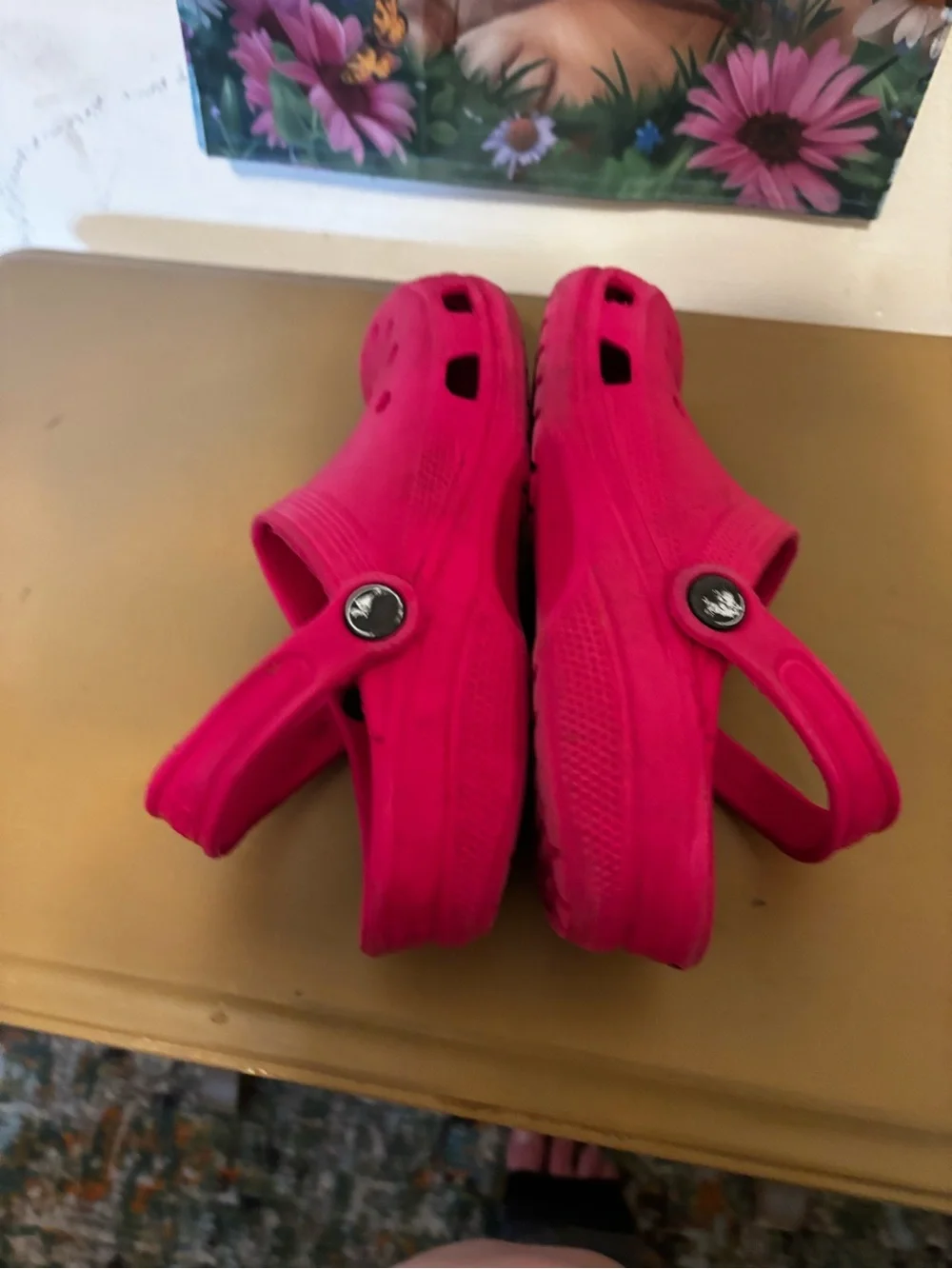 CROCS Kids Classic Clog in Bright Pink